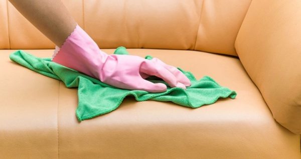 Cách vệ sinh ghế sofa tại nhà bằng các dung dịch đơn giản