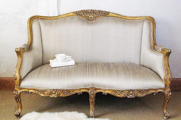 Sofa tân cổ điển khung mạ vàng đẹp tinh tế