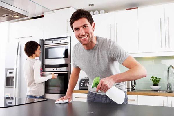Khử mùi hôi nhà bếp bằng giấm baking soda hoặc chất tẩy rửa chuyên dụng
