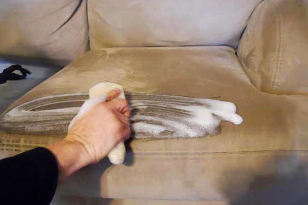 Cách khử mùi hôi cho sofa dùng lâu ngày